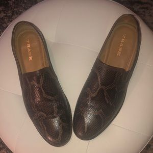 Snake loafer